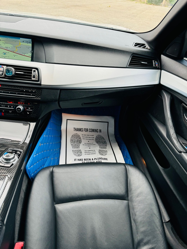Photo 11 of this BMW 5 SERIES
