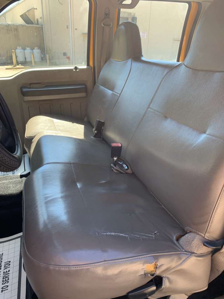 Photo 11 of this FORD F-250 SUPER DUT