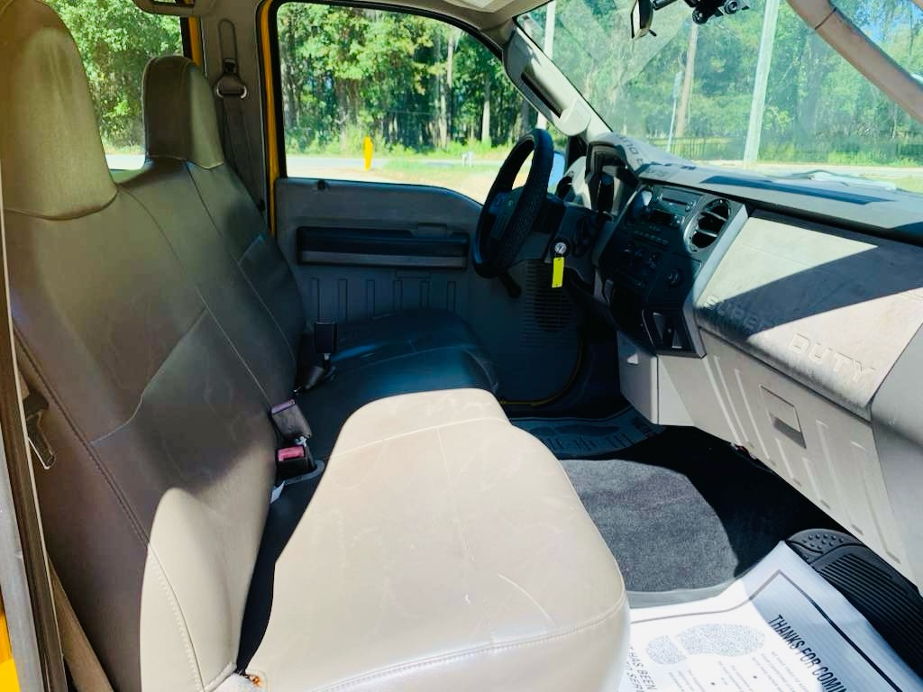 Photo 16 of this FORD F-250 SUPER DUT