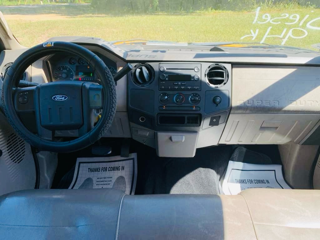 Photo 19 of this FORD F-250 SUPER DUT