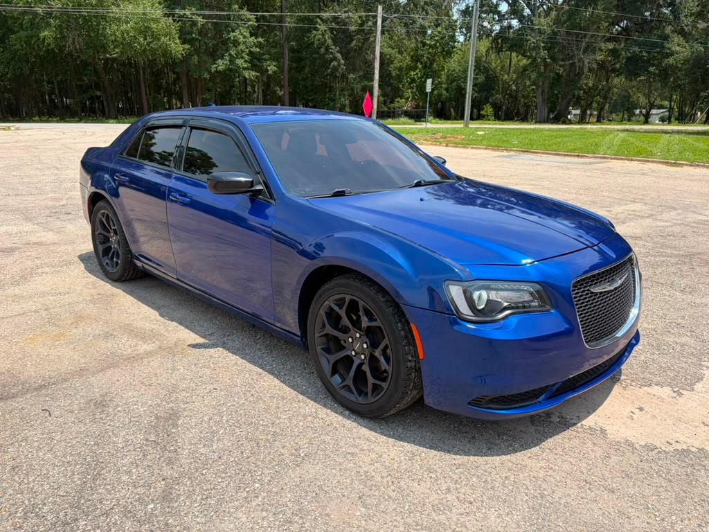 Photo 6 of this CHRYSLER 300