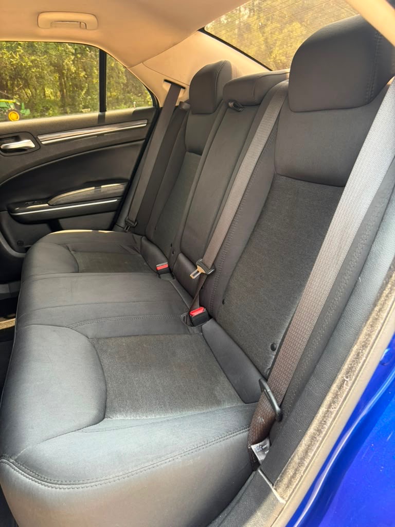 Photo 15 of this CHRYSLER 300