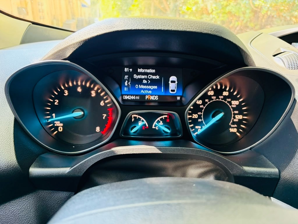 Photo 10 of this FORD ESCAPE