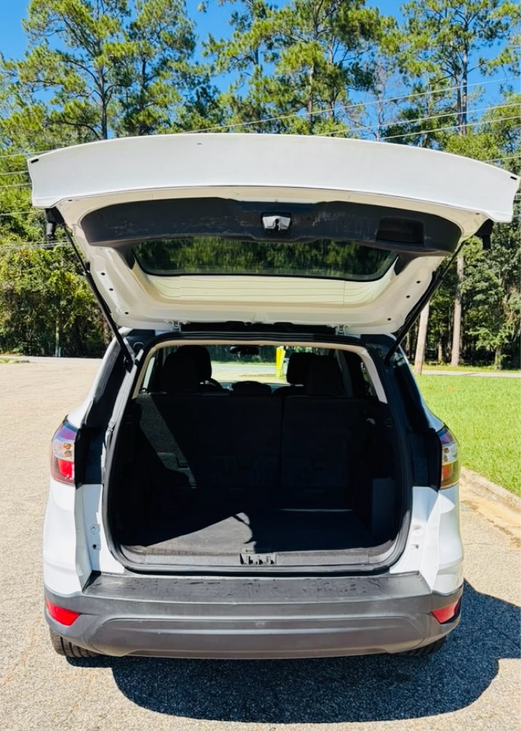 Photo 9 of this FORD ESCAPE