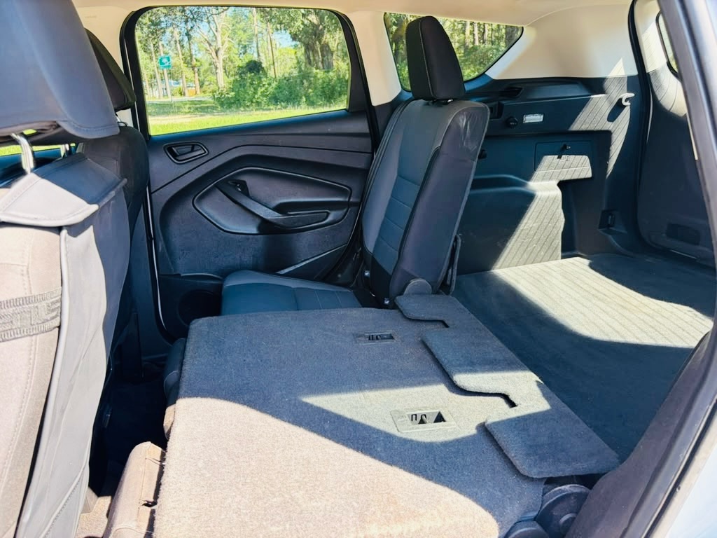 Photo 26 of this FORD ESCAPE