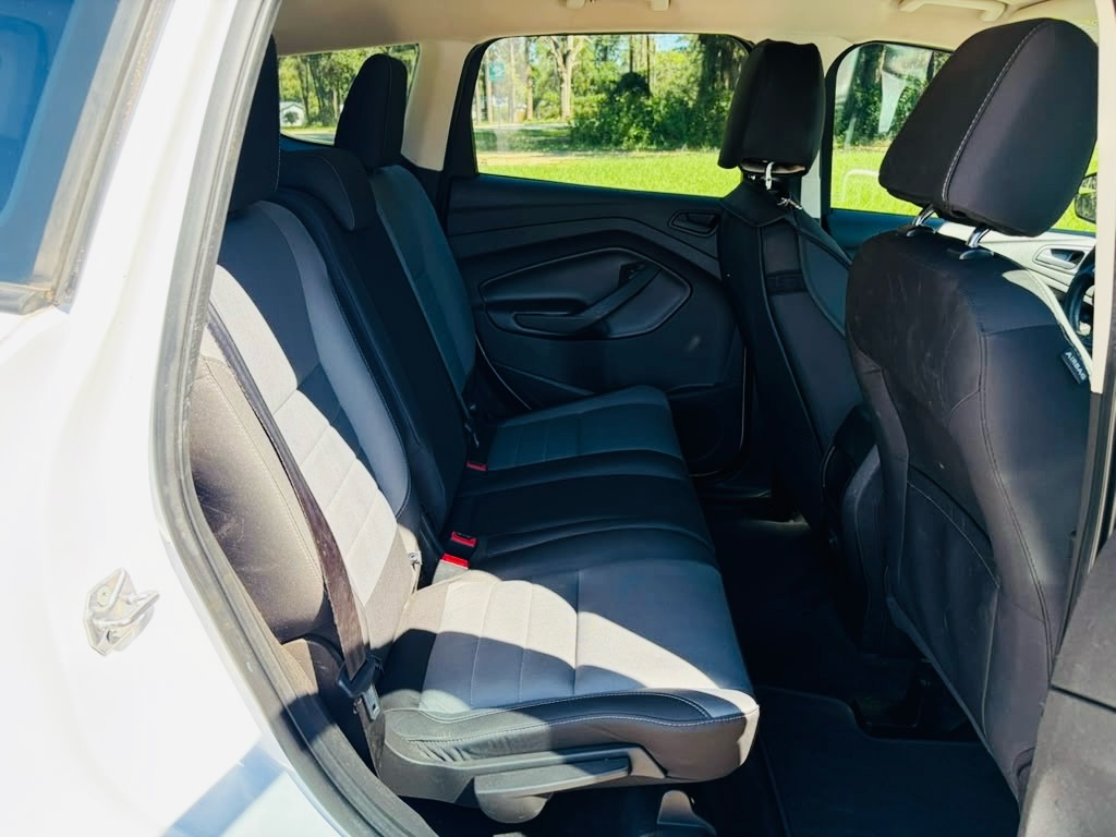 Photo 19 of this FORD ESCAPE