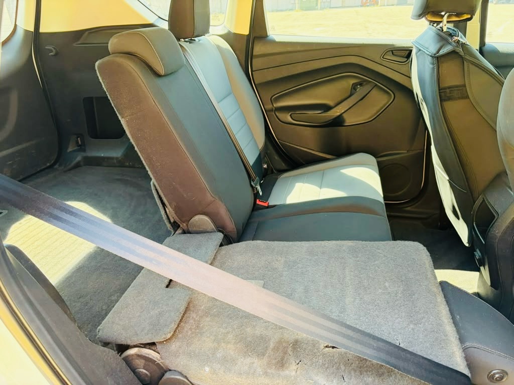 Photo 27 of this FORD ESCAPE