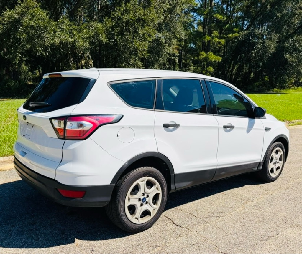 Photo 4 of this FORD ESCAPE