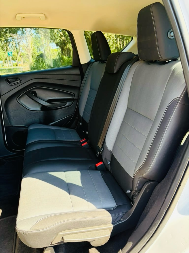 Photo 18 of this FORD ESCAPE