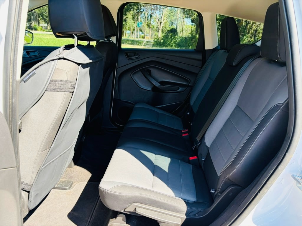 Photo 17 of this FORD ESCAPE