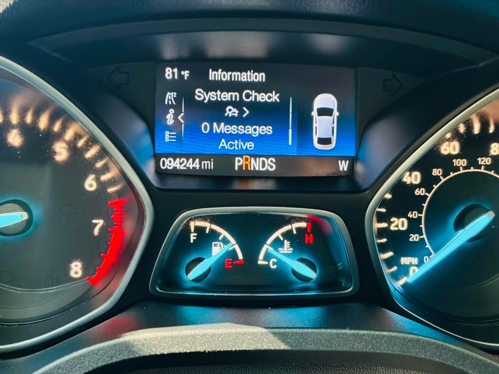 Photo 11 of this FORD ESCAPE
