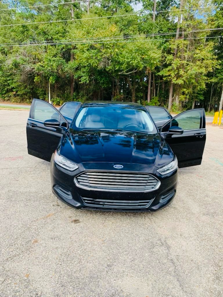 Photo 9 of this FORD FUSION