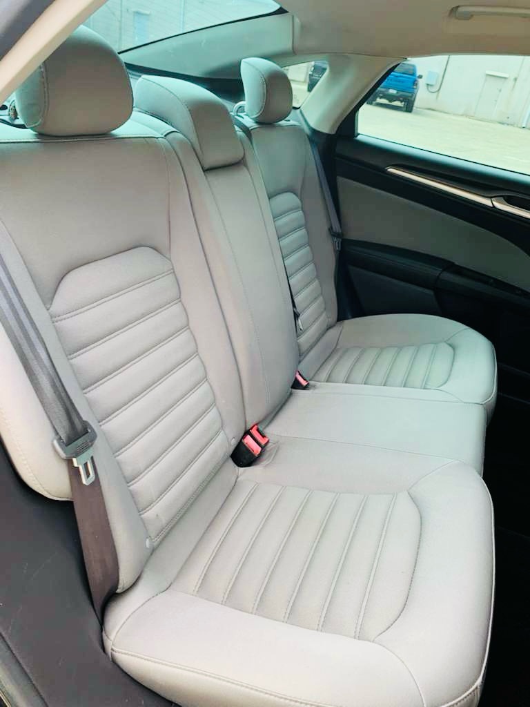 Photo 15 of this FORD FUSION