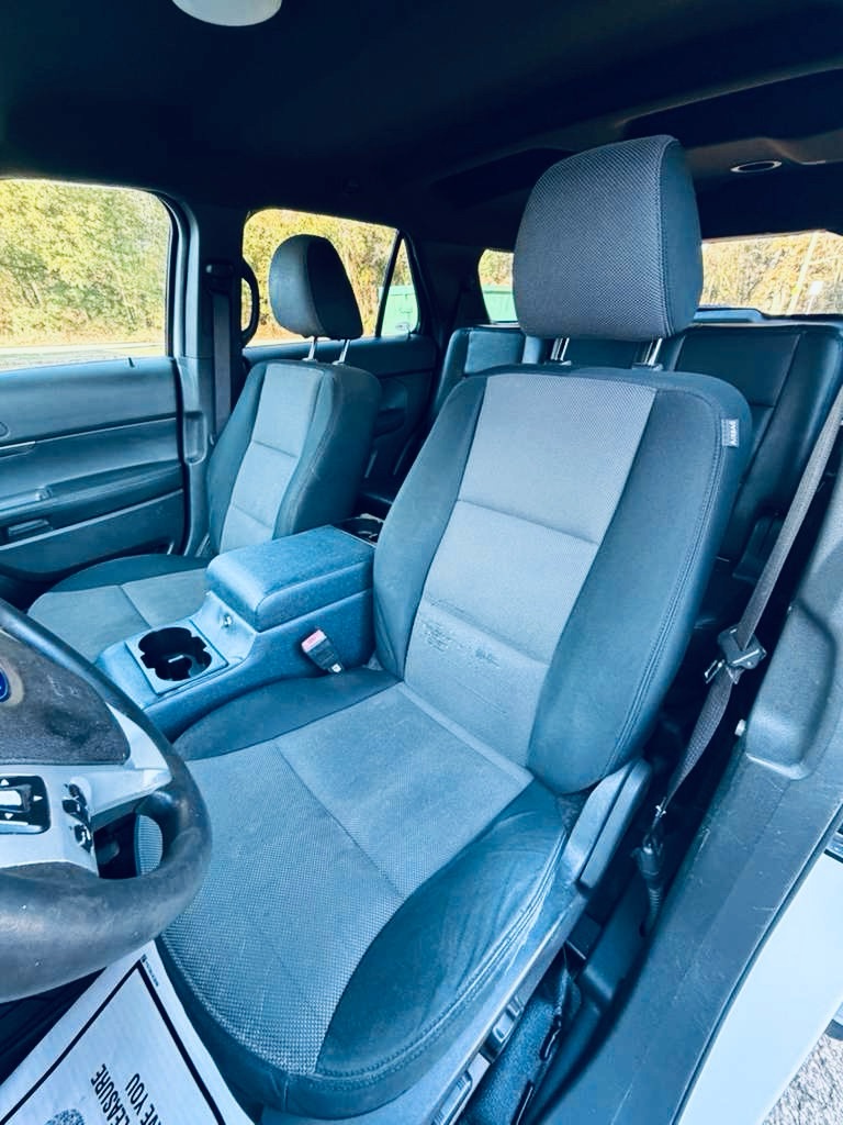 Photo 12 of this FORD EXPLORER
