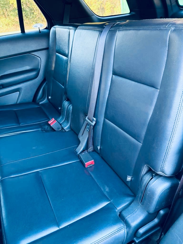 Photo 14 of this FORD EXPLORER