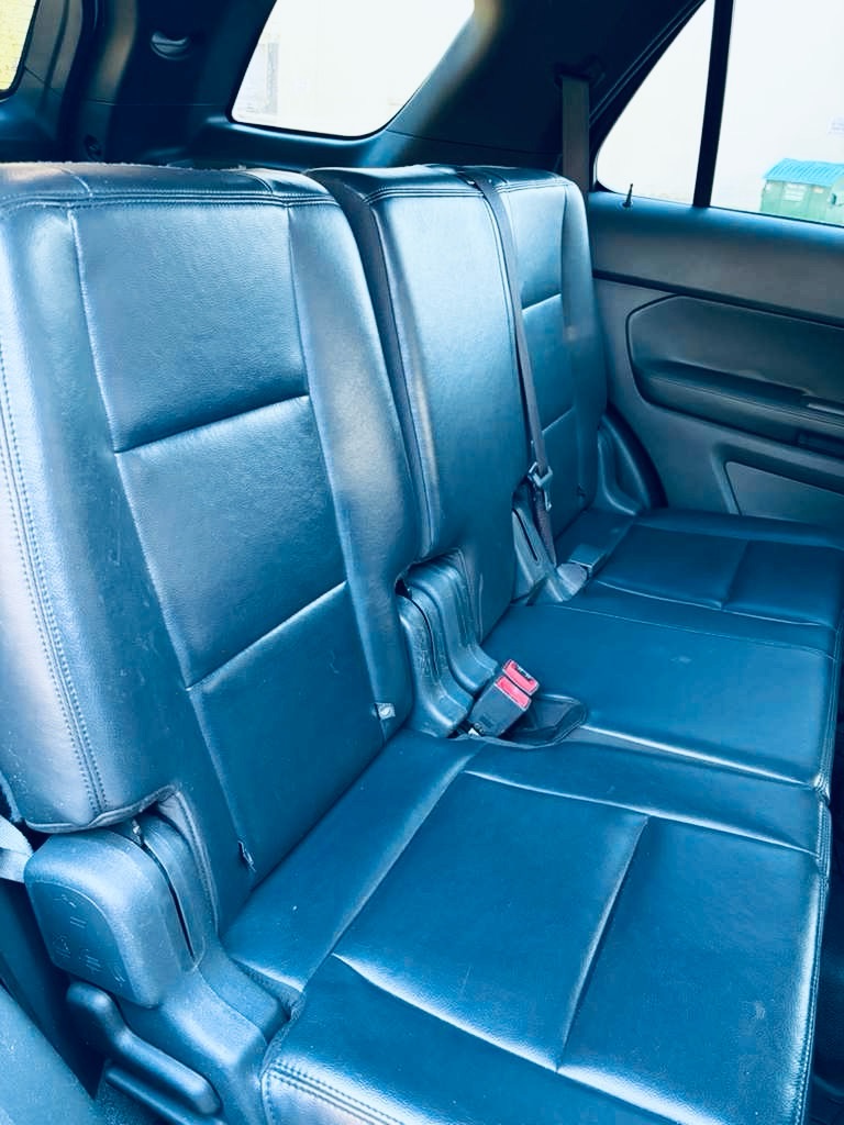 Photo 16 of this FORD EXPLORER