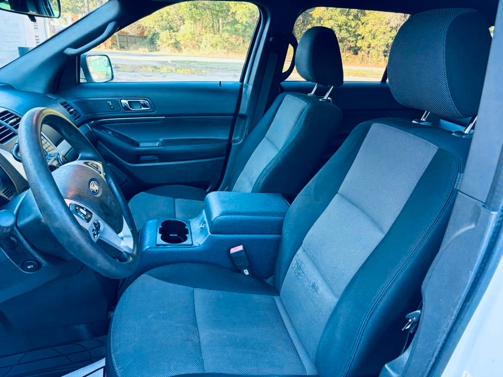 Photo 11 of this FORD EXPLORER
