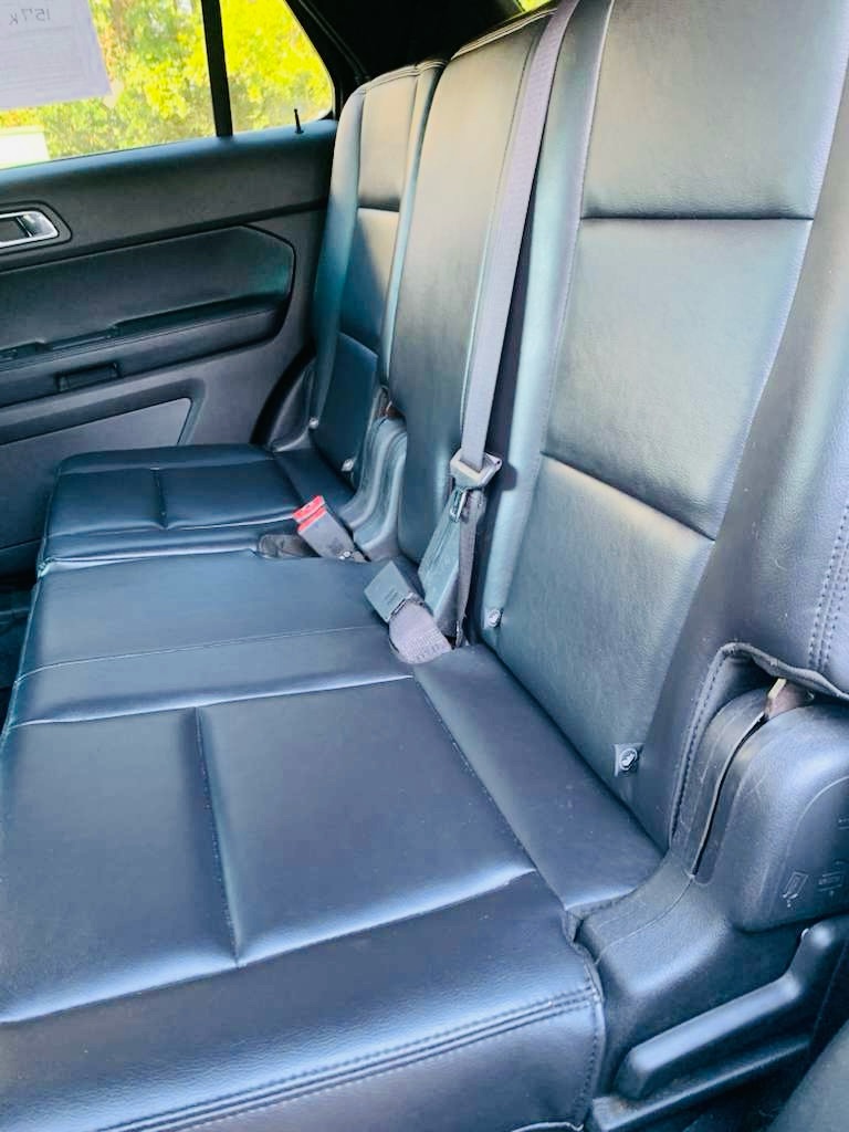 Photo 18 of this FORD EXPLORER