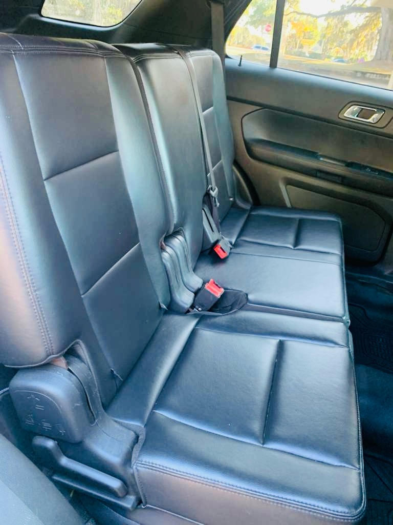 Photo 20 of this FORD EXPLORER