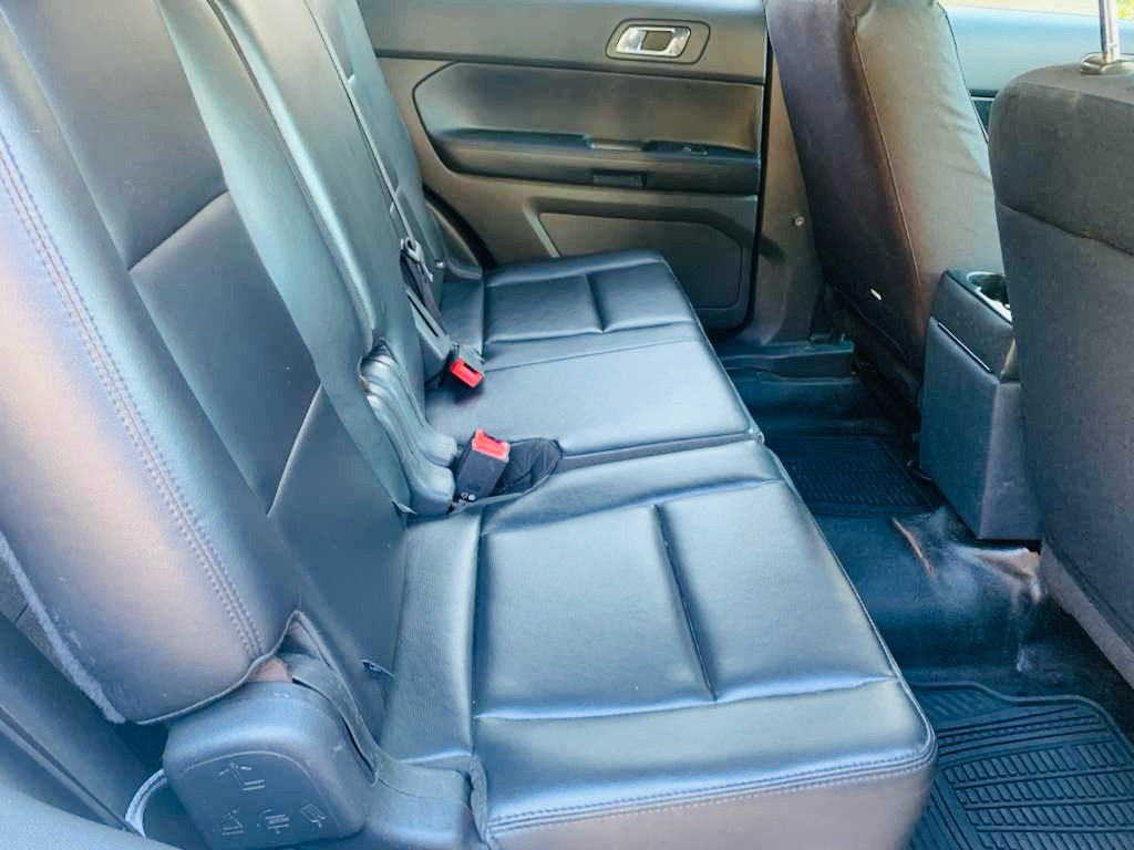Photo 19 of this FORD EXPLORER