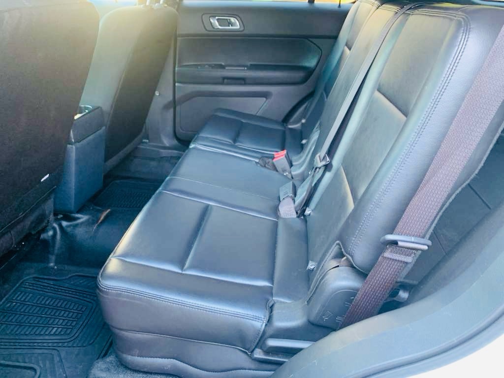 Photo 17 of this FORD EXPLORER