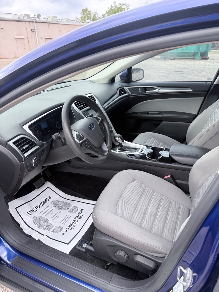 Photo 9 of this FORD FUSION
