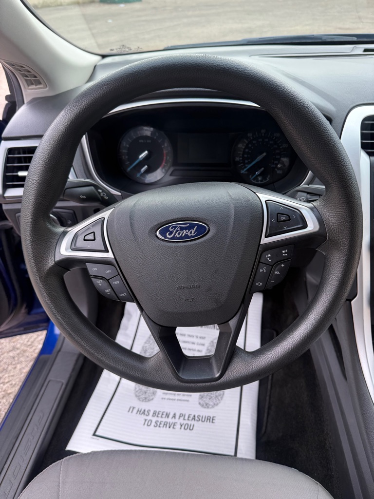 Photo 13 of this FORD FUSION