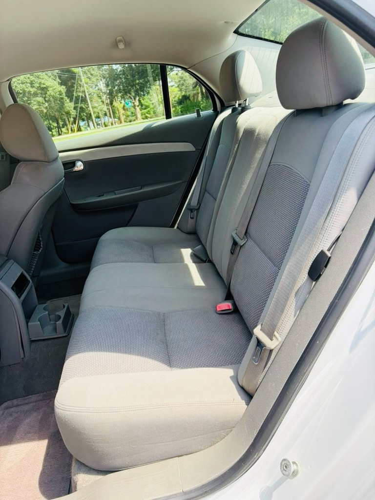 Photo 15 of this CHEVROLET MALIBU