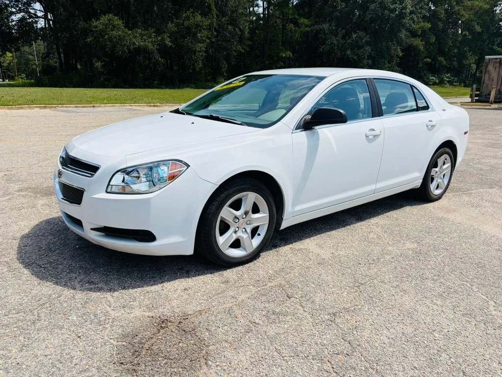 Photo 2 of this CHEVROLET MALIBU