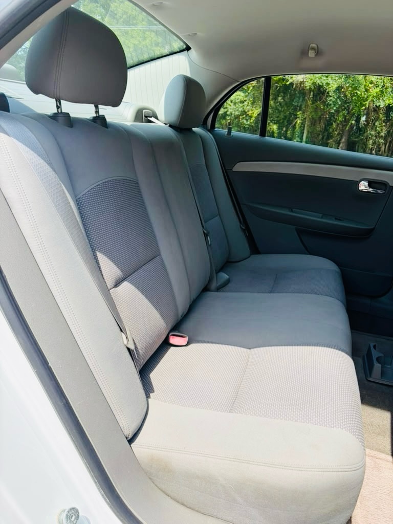 Photo 17 of this CHEVROLET MALIBU