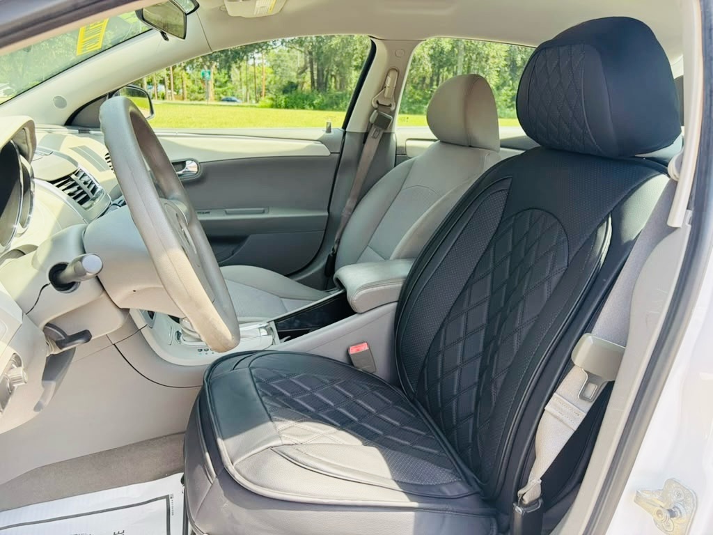 Photo 12 of this CHEVROLET MALIBU