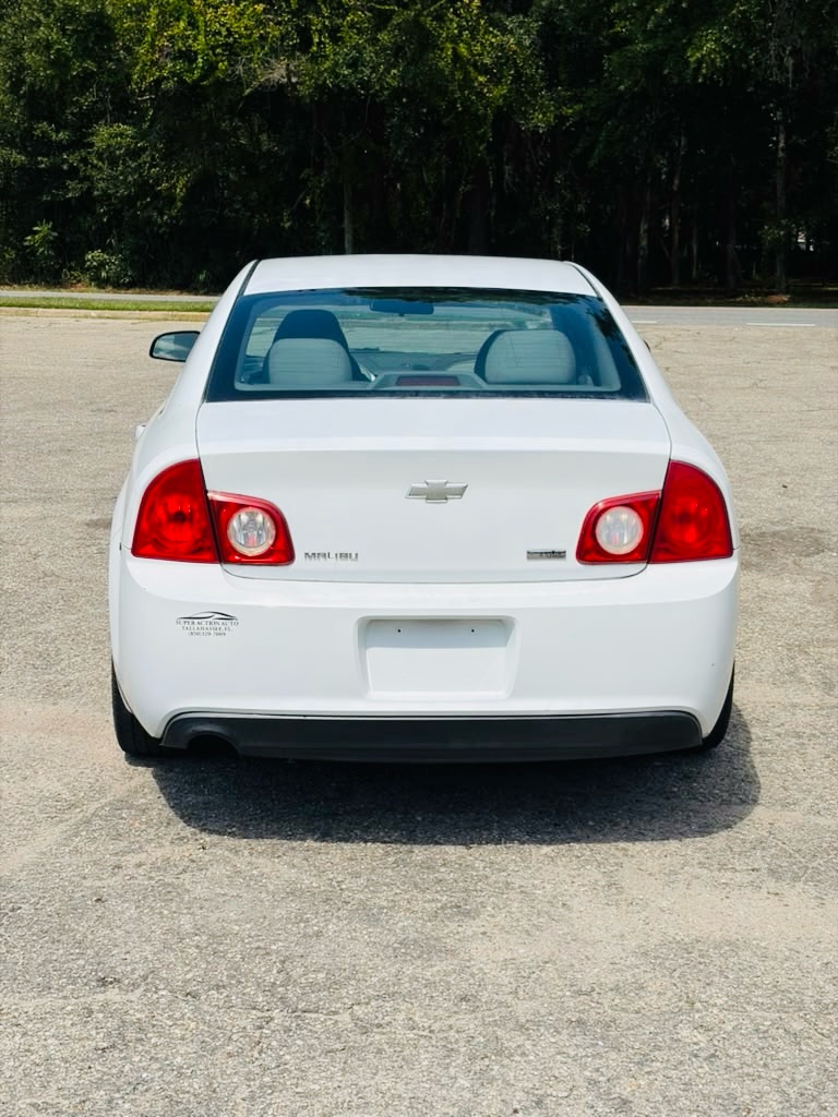 Photo 5 of this CHEVROLET MALIBU