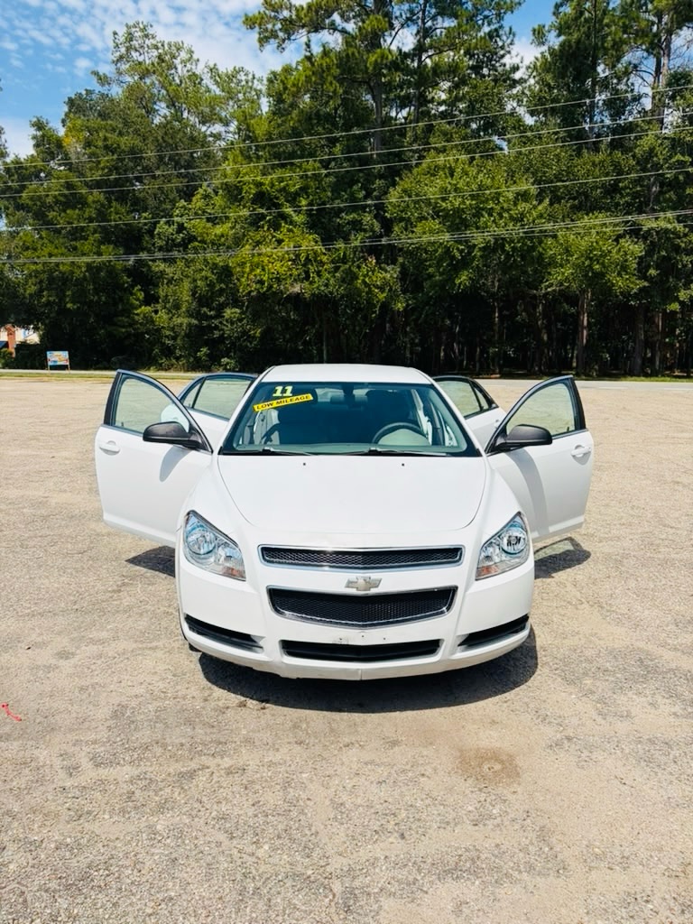 Photo 9 of this CHEVROLET MALIBU