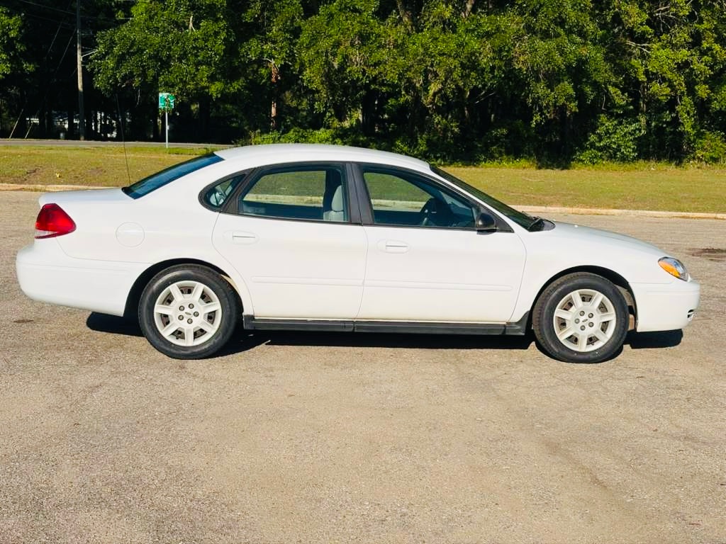 Photo 7 of this FORD TAURUS