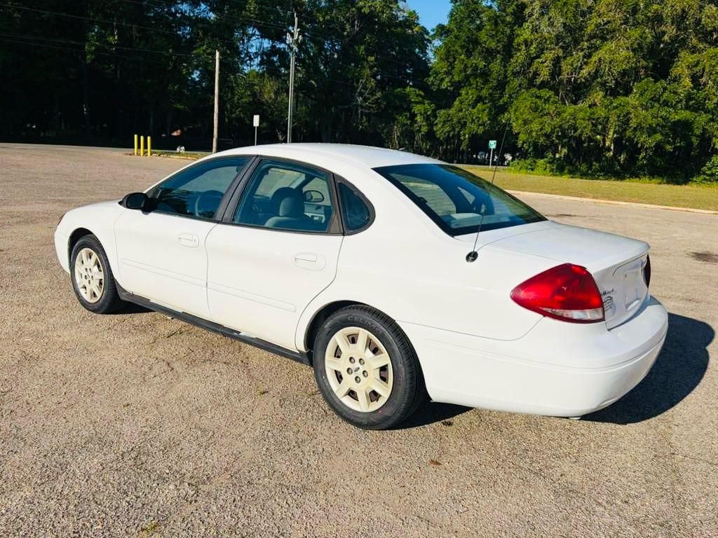 Photo 4 of this FORD TAURUS