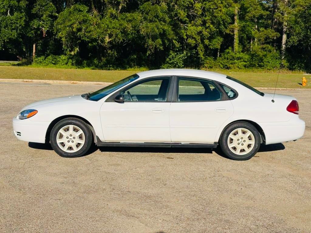 Photo 3 of this FORD TAURUS