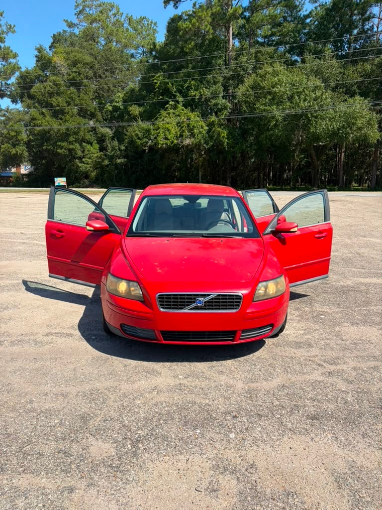 Photo 9 of this VOLVO V50