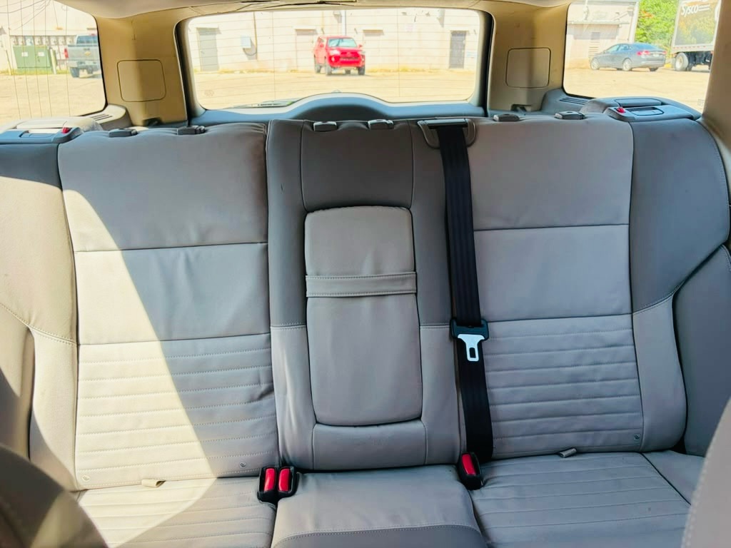 Photo 20 of this VOLVO V50