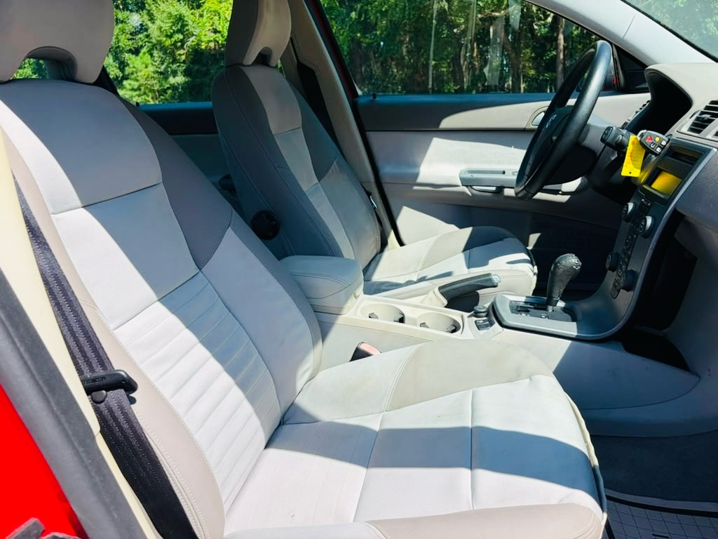 Photo 18 of this VOLVO V50