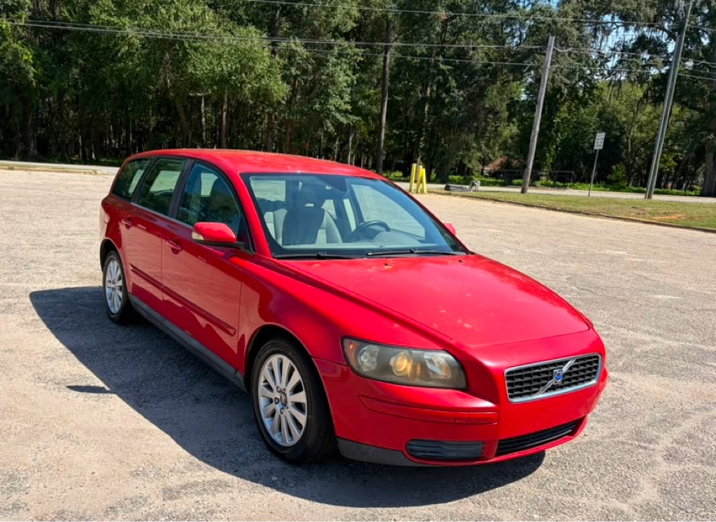 Photo 8 of this VOLVO V50