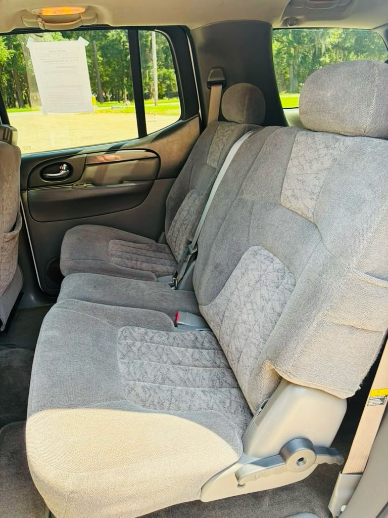 Photo 14 of this GMC ENVOY XL