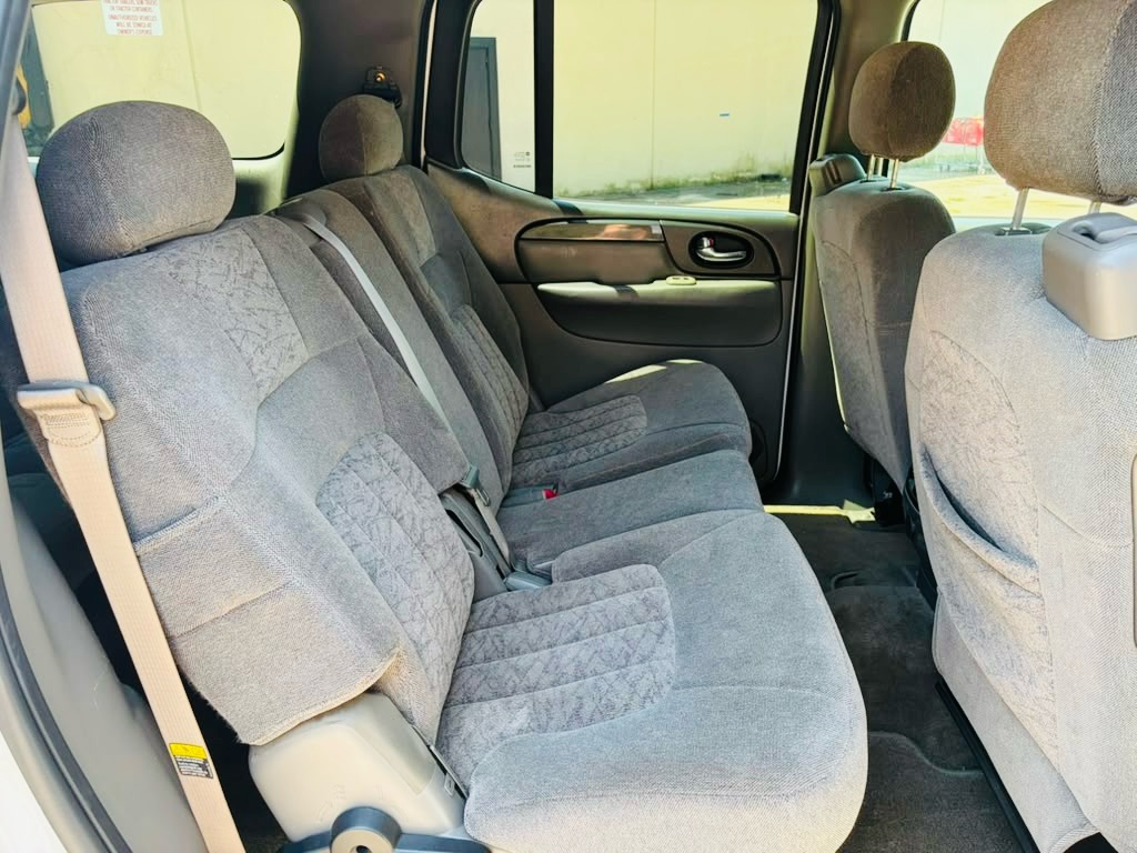 Photo 16 of this GMC ENVOY XL
