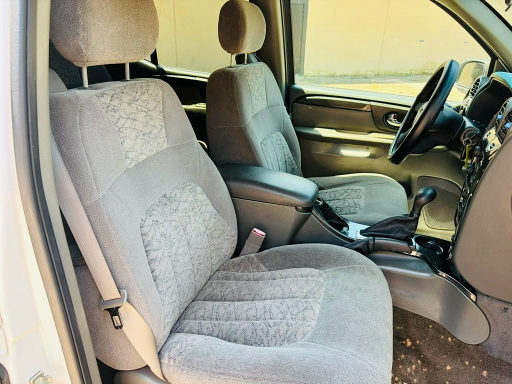 Photo 19 of this GMC ENVOY XL