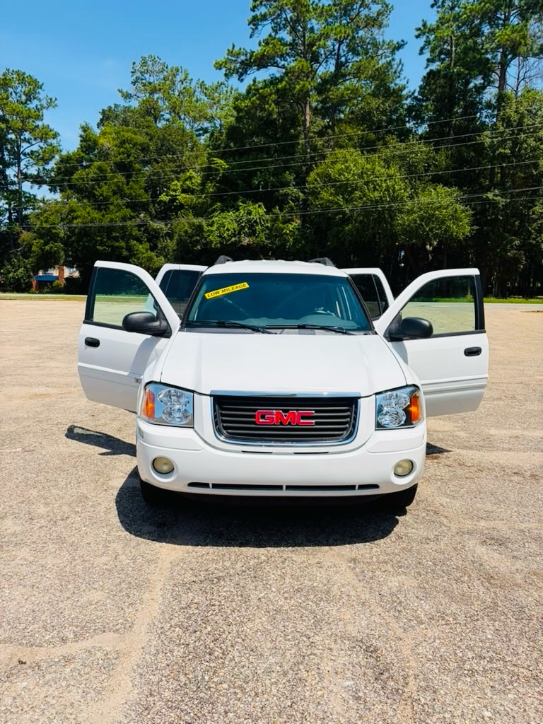 Photo 9 of this GMC ENVOY XL