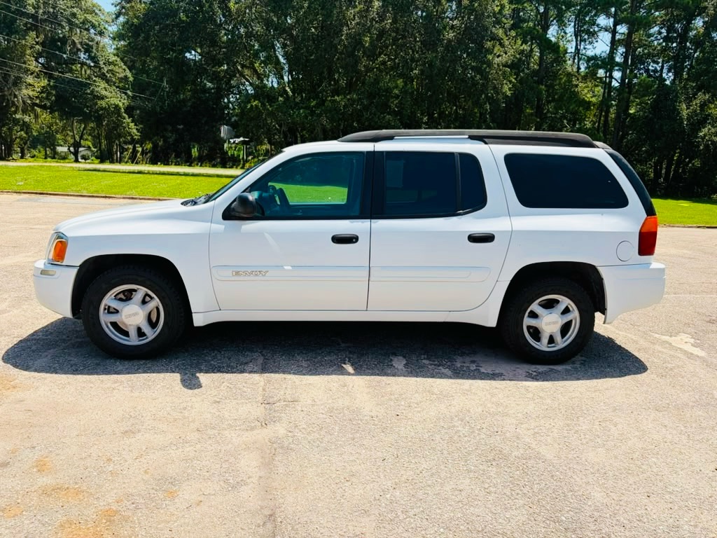 Photo 3 of this GMC ENVOY XL