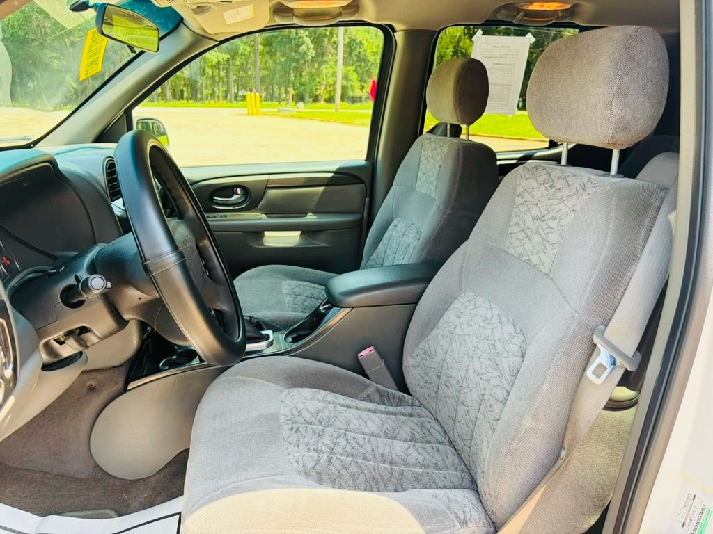 Photo 11 of this GMC ENVOY XL