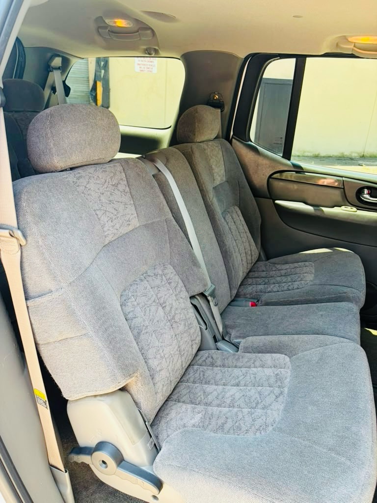 Photo 17 of this GMC ENVOY XL
