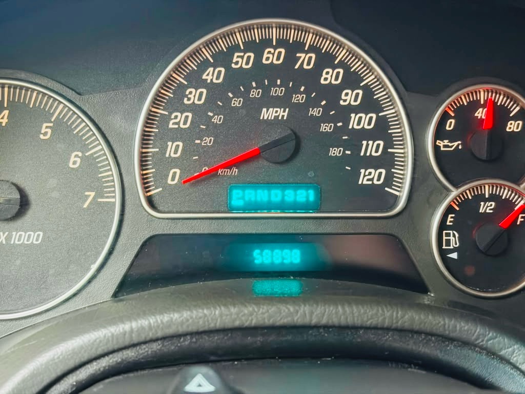 Photo 24 of this GMC ENVOY XL