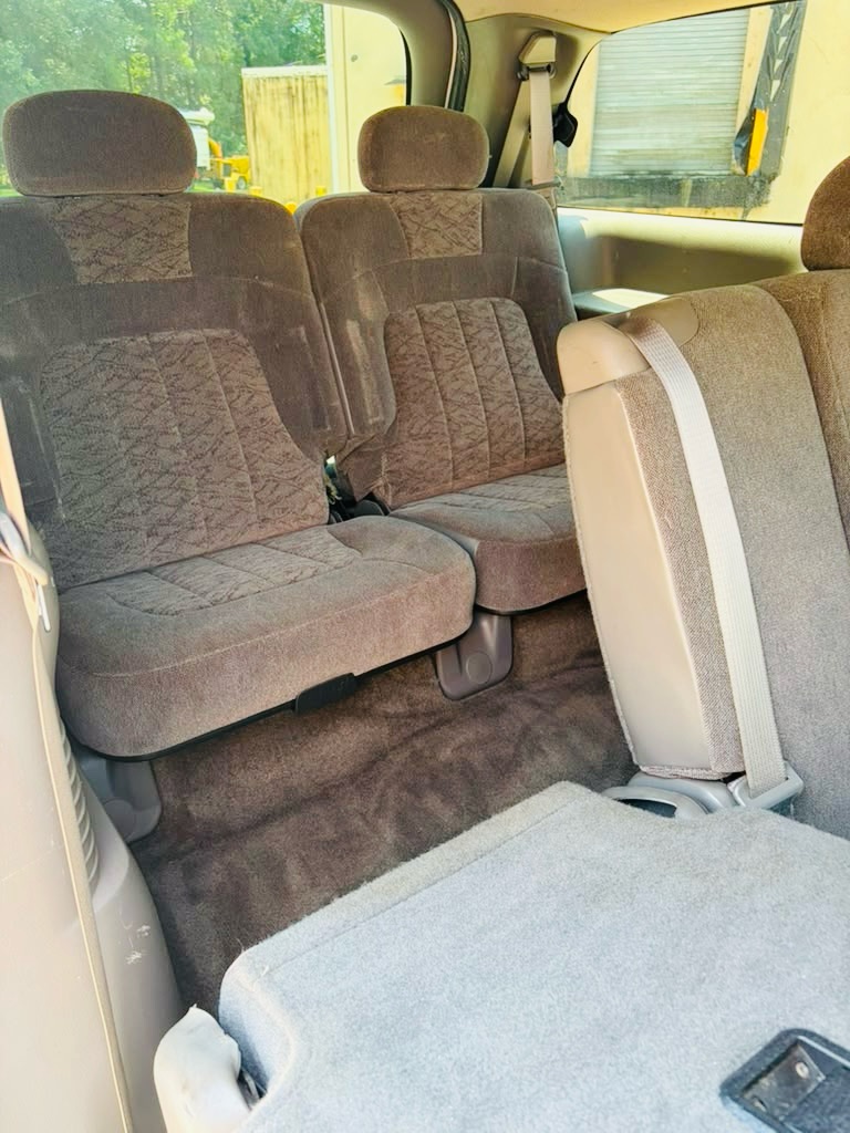 Photo 18 of this GMC ENVOY XL