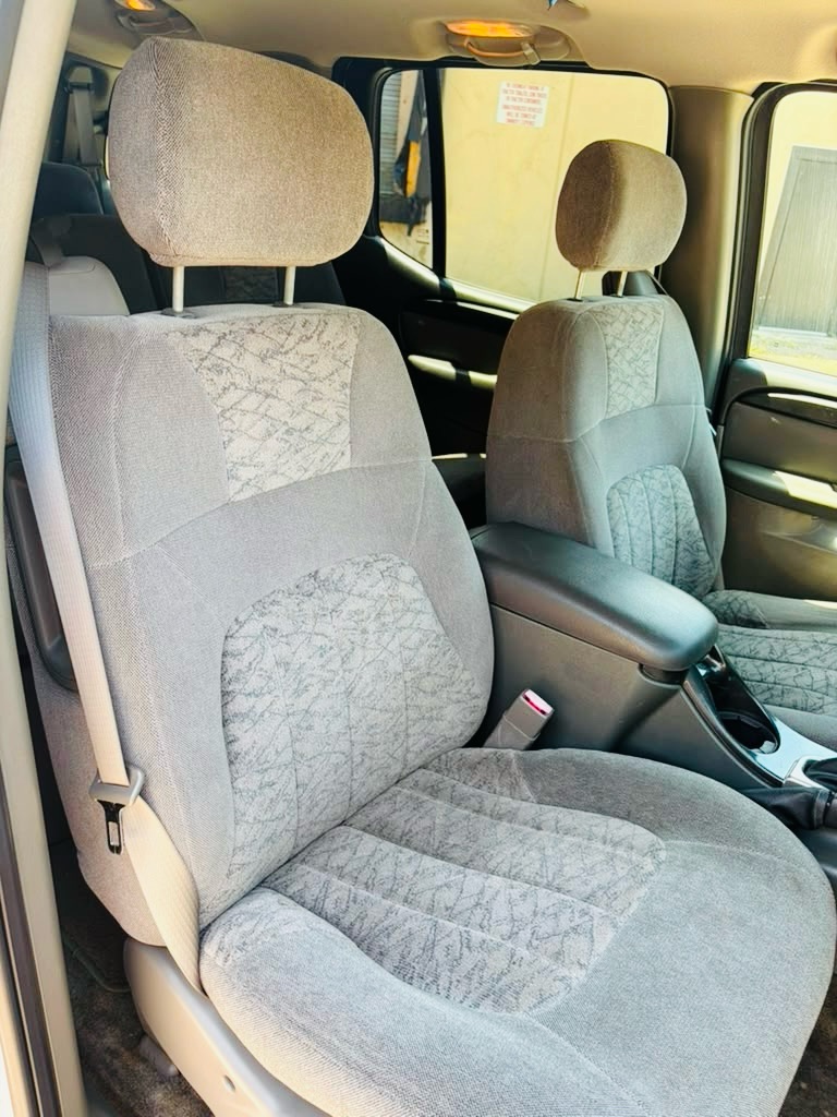 Photo 20 of this GMC ENVOY XL